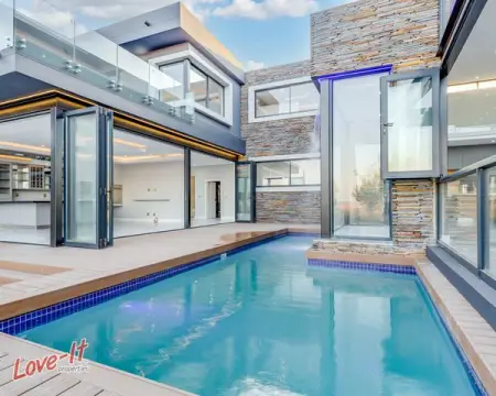 FB.ME
Custom-Designed Houses 
Learn More
 