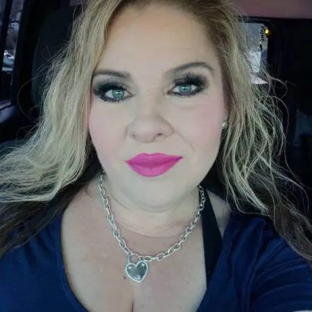 Looking for Plus Size Singles near you? Meet them online today!