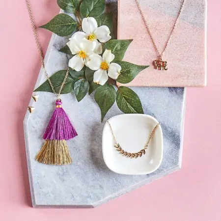 SINGLESSWAG.COM
Glitter In Gold Jewelry Bundle
24
Shop Now
24