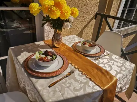 Beauty parlor for massages, manicure, pedicure, waxing, tinting, facials and birthday c