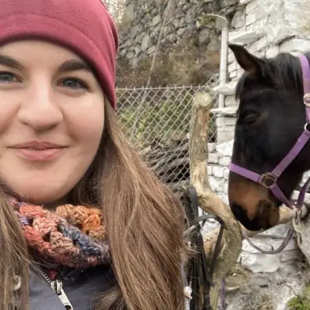 Looking for single horse lovers near you? Meet them online today!