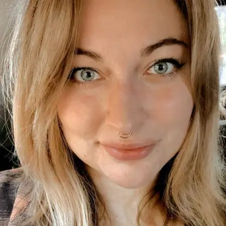 Looking for Cape Town singles near you? Meet them online today