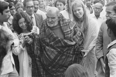 I could feel that everyone else was experiencing the same thing. My guru was just sitt