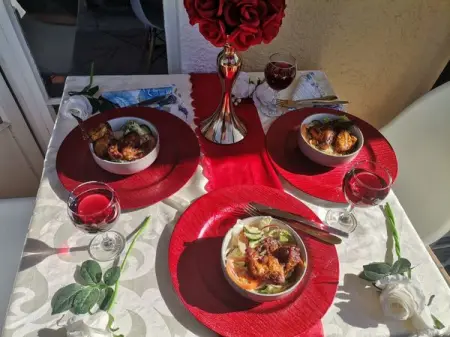 Beauty parlor for massages, manicure, pedicure, waxing, tinting, facials and birthday cel