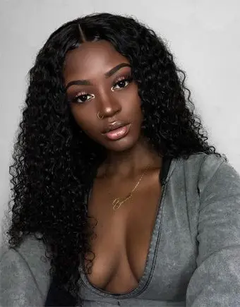 I love romance who has nice manly body