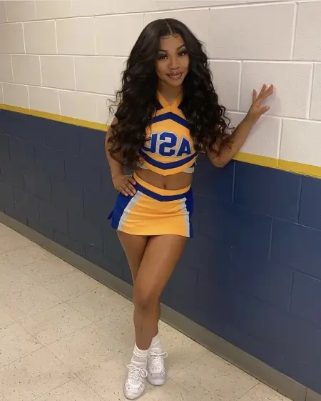 I am looking for a rich guy for dating