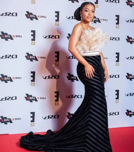 I set dating who has pet