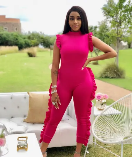 Is there anyone for extra affair? hook me I am willing to pay for it