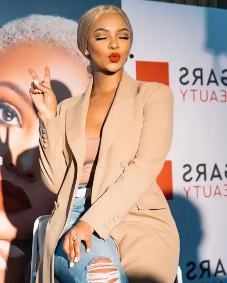 Hi Im available for hookup and dirty services, Text or Call for unforgettable experience in small rate  