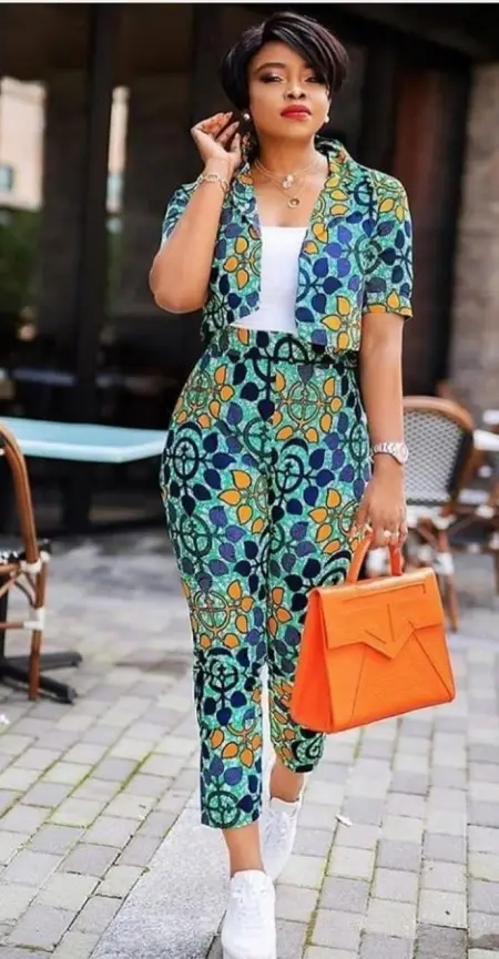 Hot Venezuelan I only accept cash at the door call me lets have the best time of your life