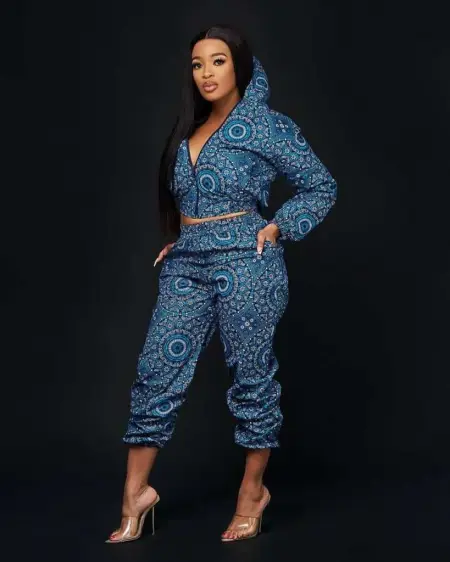 Hot Venezuelan I only accept cash at the door call me lets have the best time of your life