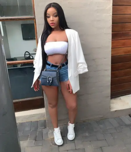 No need cash ,I need just sexIf your charmed, Please send me your number