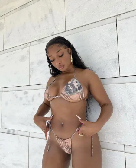 I am a accountant female need some money