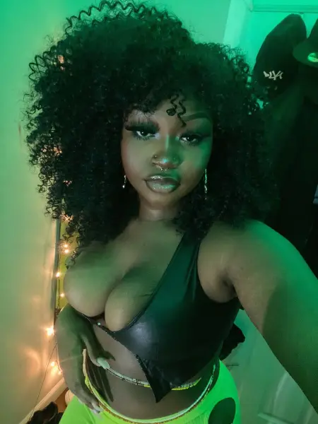 Looking for a breasts satisfaction?