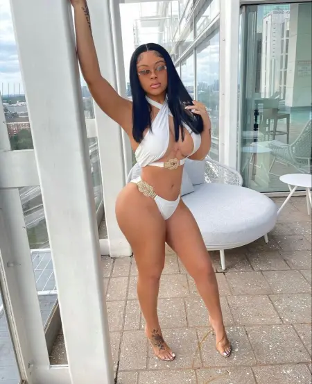 I am roaming quick hooker hunting for room and pocket money