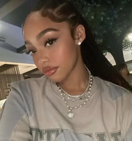 Need angelic nice beauteous sightly girl for fun?