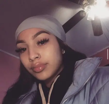 I am singer wild female interested in fund and earn