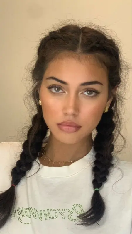 I am a dropped out lady need some money for fuck