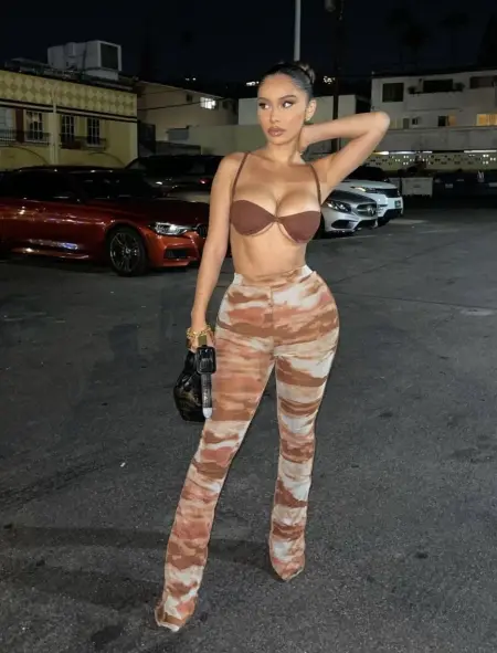 Available incall outcall your residence or my hotel verify at zoom