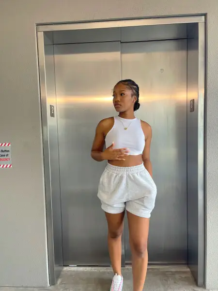 I am a house lady need some money