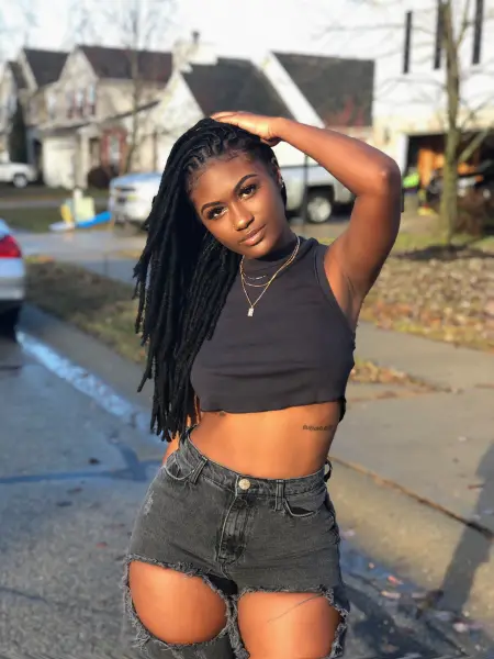 I am a house girl need some money