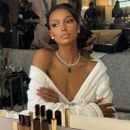 Online pleasure minimum 40 mins fixed rate with Skype