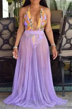 I am naughty single girl searching for job and meal