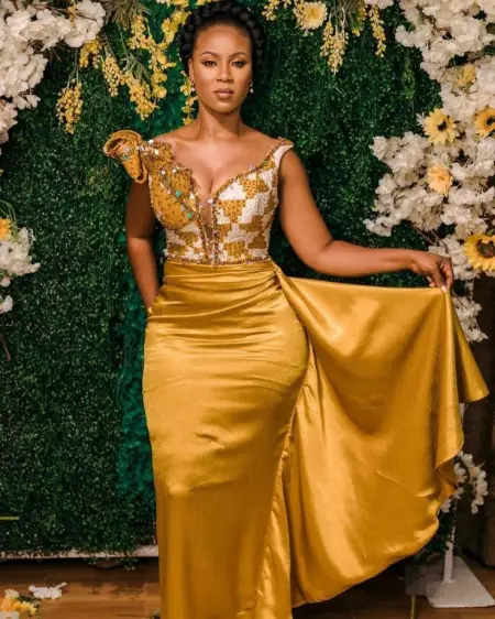 AVAILABLE for DISCREET ADULT FUN. AVAILABLE for PARTY. AVAILABLE for IN