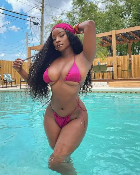 Are you stressed and need Some hot reliever? Im a horny mature girl, I love squirting  I Wann