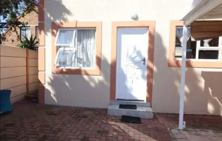 Furnished Cottage - R6,000.00

Furnished cottage with a separate entrance available im