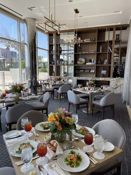 Book a meeting before the end of 2022 to receive savings and offers on the hotels 