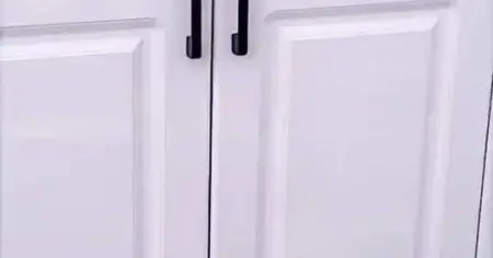 Ultra space saving The connecting hook is used to hang on the hanger to co