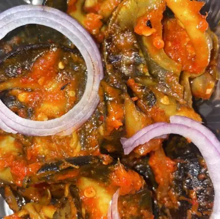 We specialize in locally made foods and confectioneries,
We deliver in bowl size