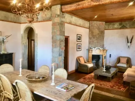 BOOK.NIGHTSBRIDGE.COM
Made for candlelight
Get Offer
 