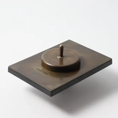 Another beautiful Aged Brass finish with a Heritage Dome and engraved label 

bespoke cu