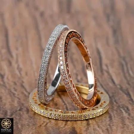 Diamond bands with different colours
White, yellow and rose gold 
.
Choose your fa
