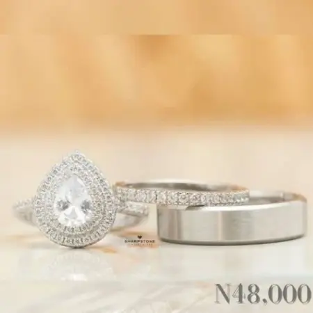 Create long lasting memories with this pear shaped non-fade Complete set

Price