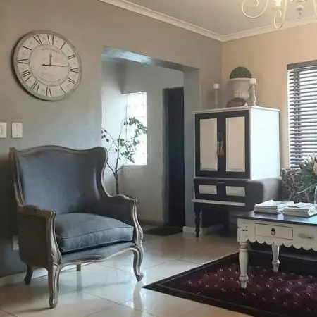 WOODANDMALLET.CO.ZA
Lounge Chairs R8000.00 each
Our quality is unbeatable, as