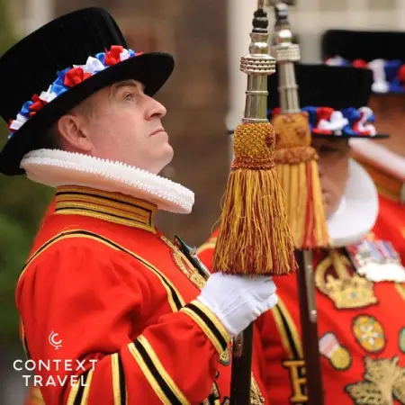 WWW.CONTEXTTRAVEL.COM
Tower of London Tour
Beheadings, Beefeaters, and Crown Jewels in L