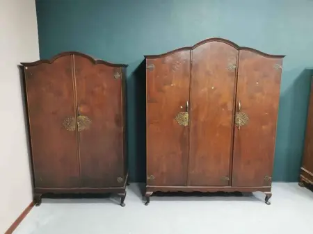 Antique Capboards his and her, queen Anne legs - R8,000.00

Price is neg