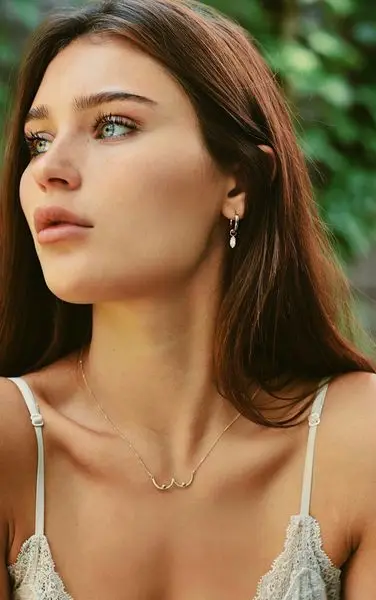 Ethical. Charitable. 14k gold  sterling silver. 
LANDIACOLLECTION.COM
 
Shop now