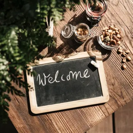 TSCHUGGENCOLLECTION.CH
Modern, sustainable and chic
Learn More
 