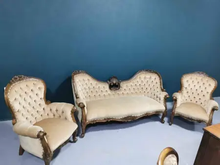 Antique couch set - R13,500.00

Contact me on 0797373586 Garnik
Facebook Marketpl
