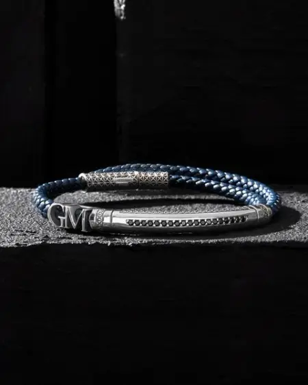 Discover uniquely designed handcrafted jewelry

Complimentary Worldwide 