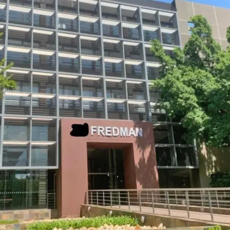 FIRZTREALTY.LPAGES.CO
R105 per m  1,503m Office To Let in Sandton Central
This com