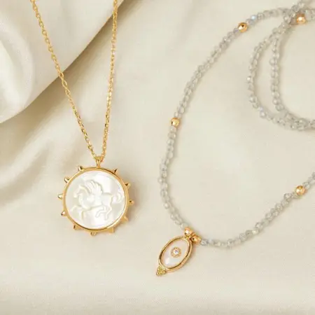 ELIZABETHSTONEJEWELRY.COM
Shop our Pearl Collection
20 OFF FIRST
Shop Now
20 OF