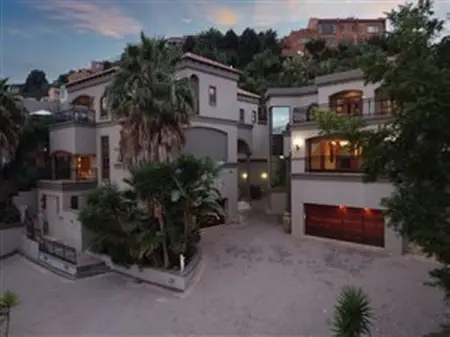 PRIVATEPROPERTY.CO.ZA
Glenvista
3 Beds, 2 Baths  2 Garages
Learn More
3 Beds, 2 Baths  2 