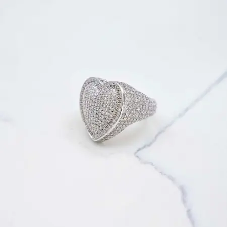 LUMINARYSOUTHAFRICA.COM
Iced Heart Ring - White Gold
R1099,00
Shop Now
R1099,