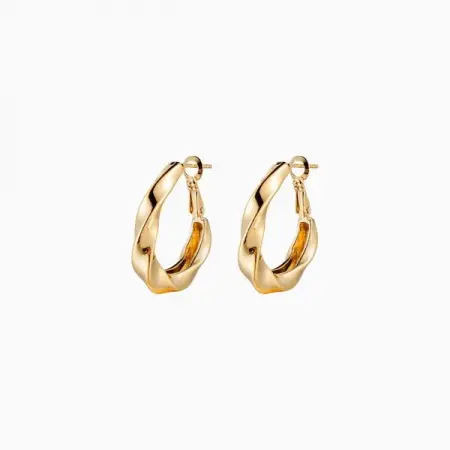  Fulfil your layering dreams with on-trend gold plated pieces from Cali Ti