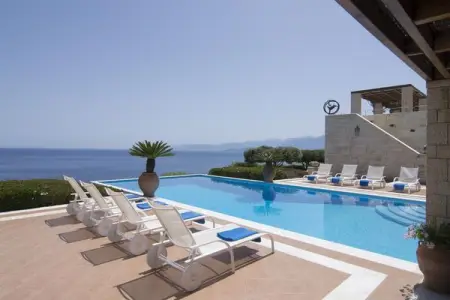 WWW.THEGREEKVILLAS.COM
VILLA CLEMENTINE
Get Quote
From 3.570 per night